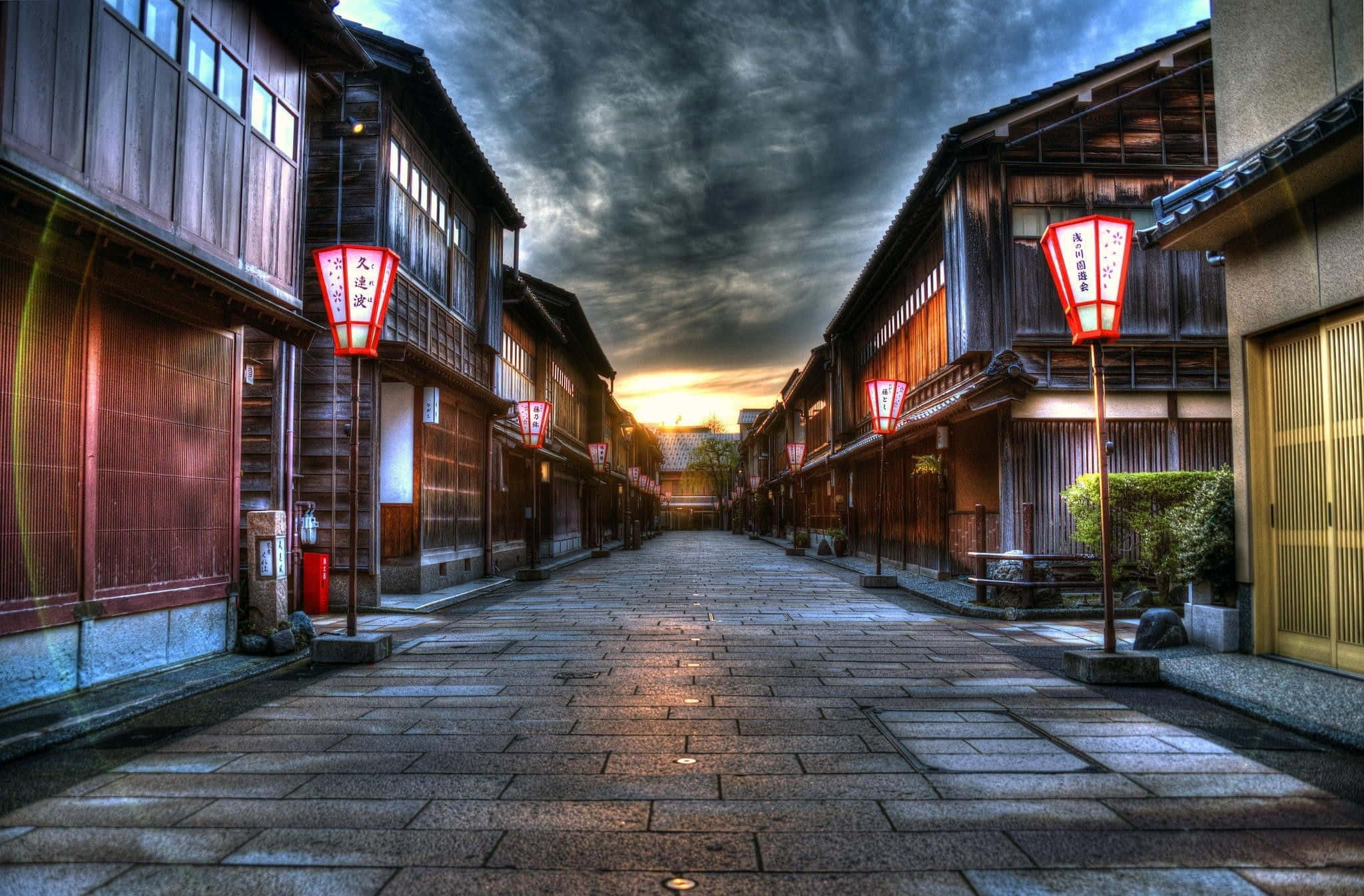 日本道路上的街灯背景 壁纸