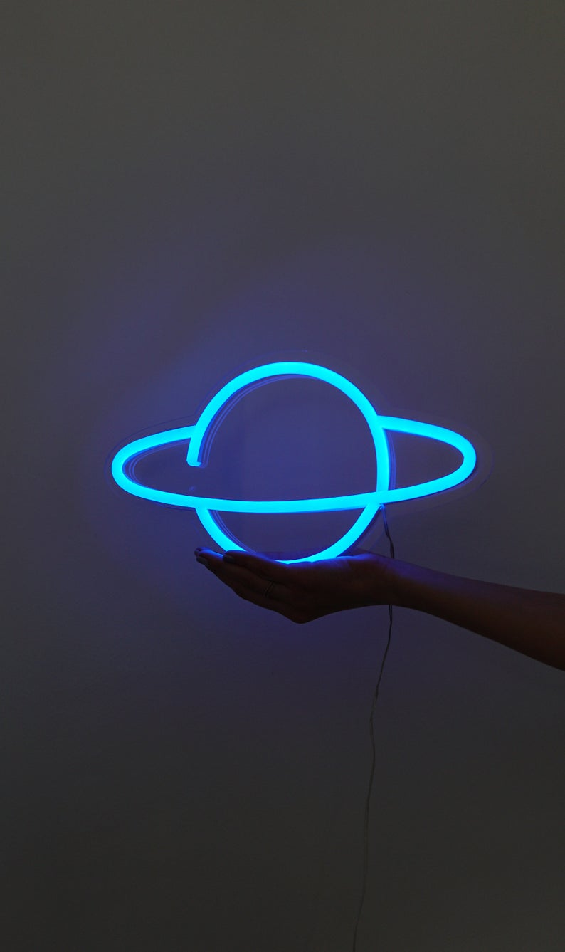 明亮的霓虹蓝夜空 壁纸