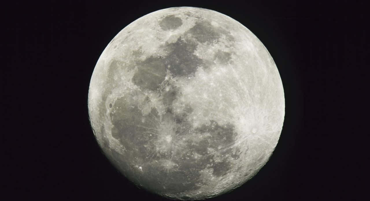 暗夜中的月亮 壁纸