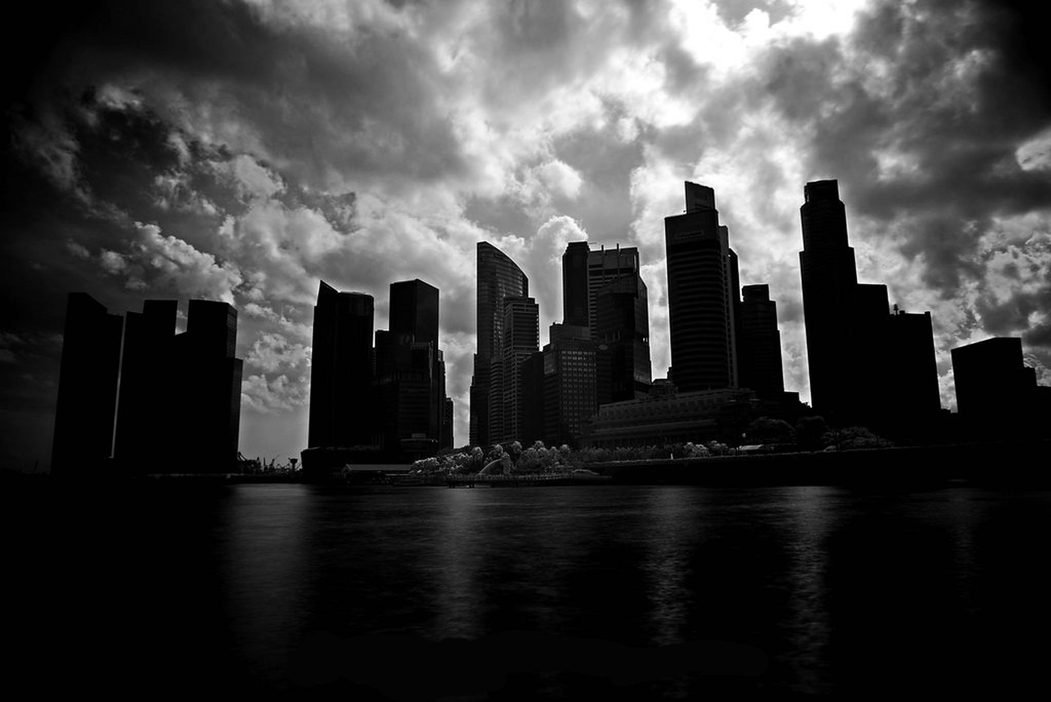 暗夜都市中心的迷人暮色 壁纸