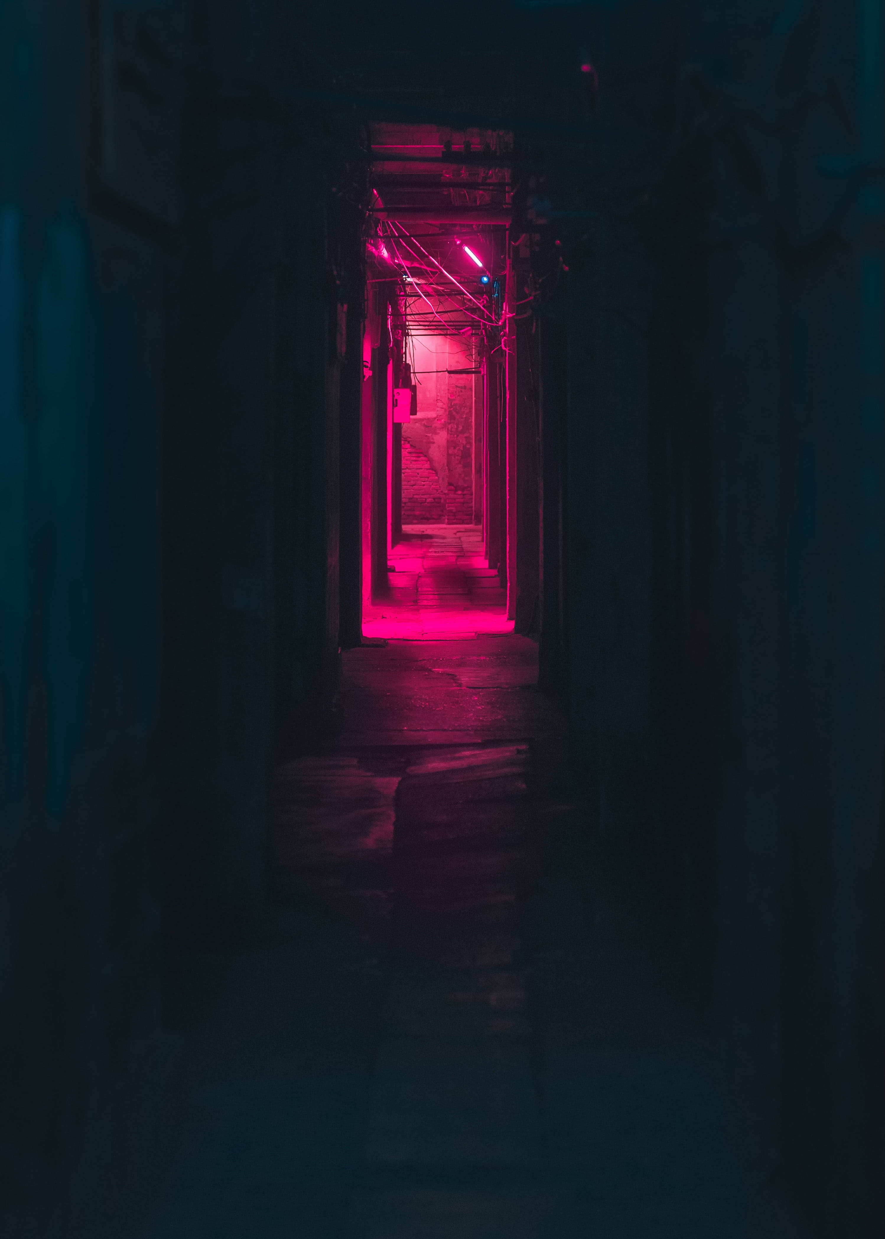 暗黑霓虹粉巷 壁纸