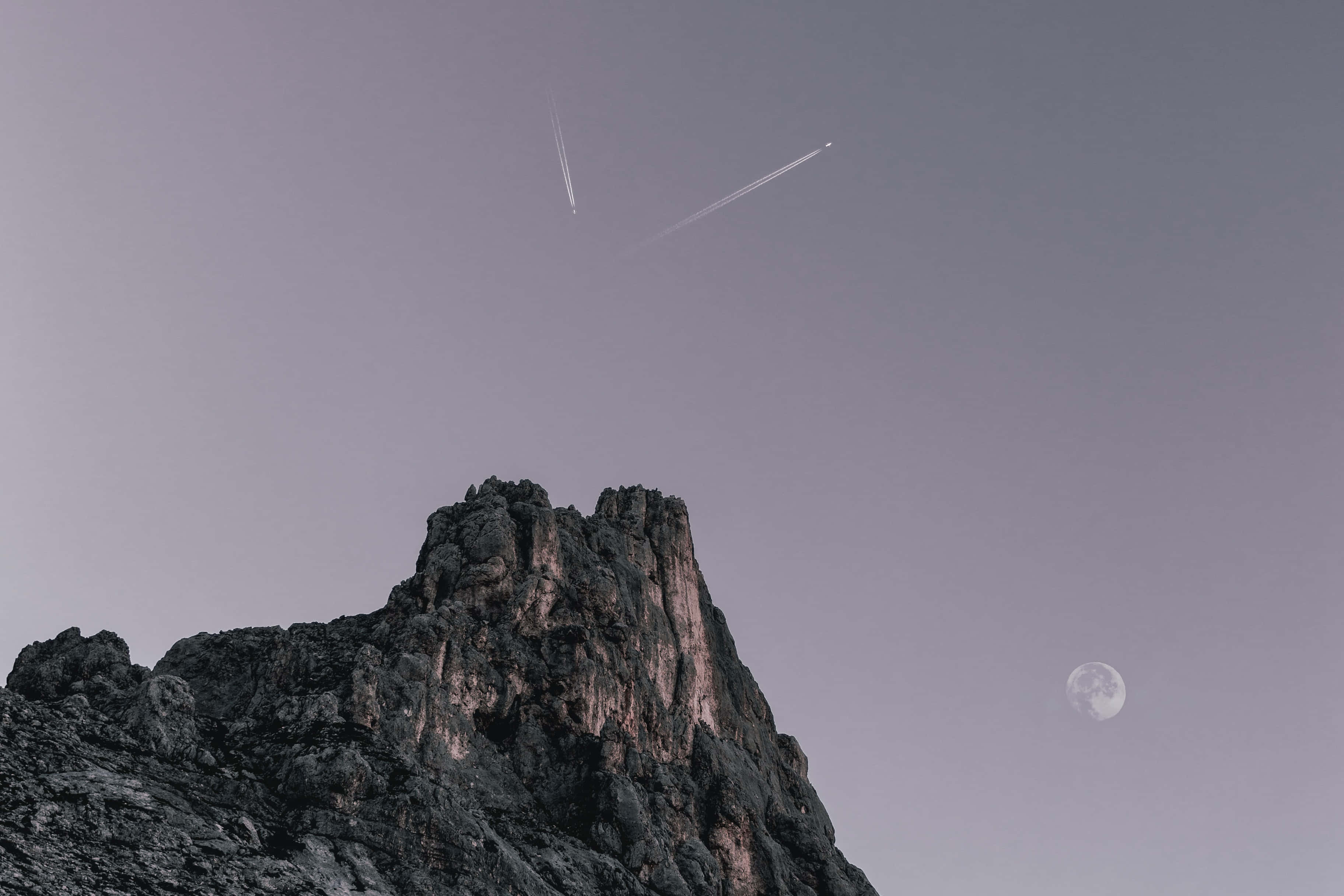 月亮与流星图 壁纸