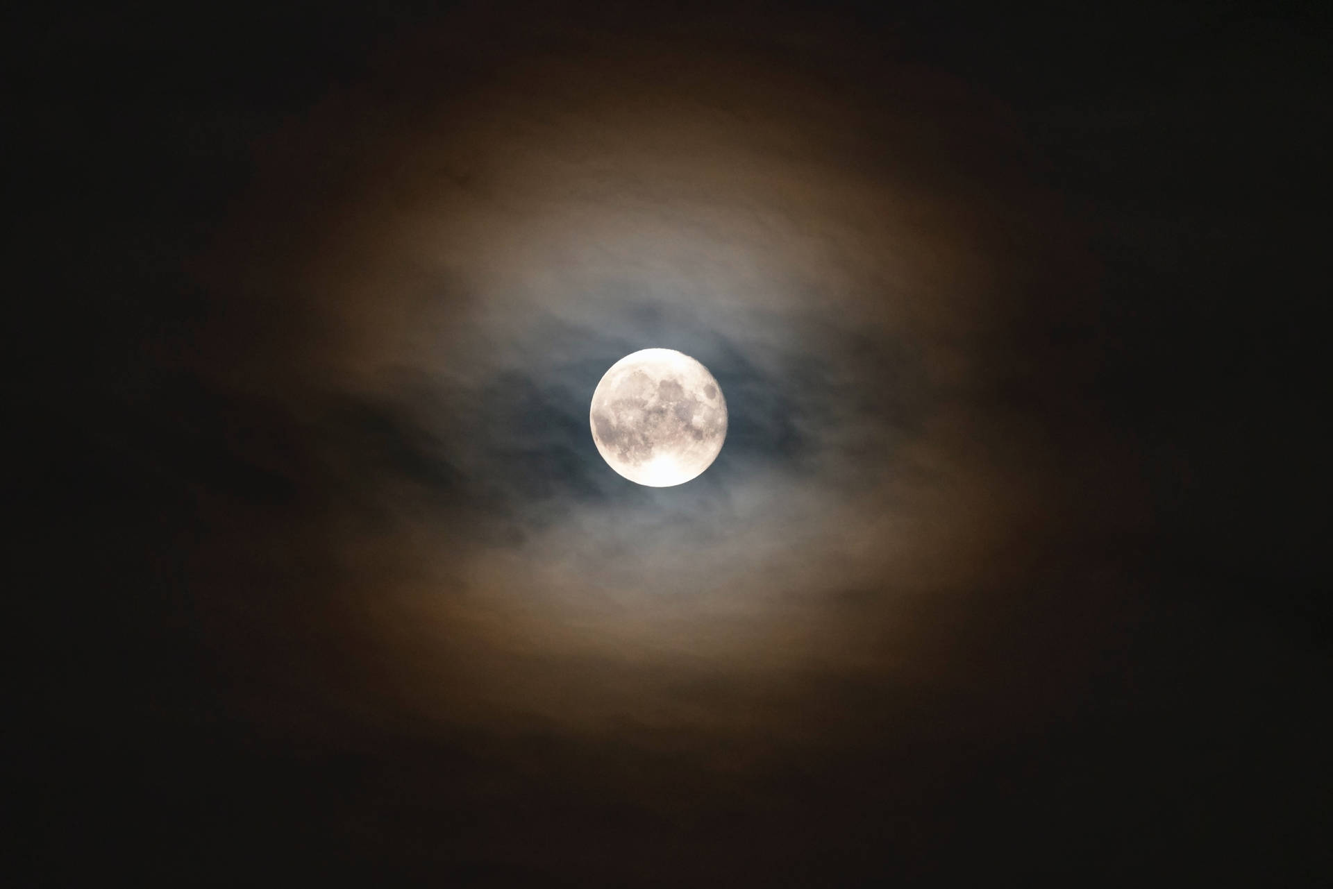 预览壁纸 满月，月亮，夜晚，云朵