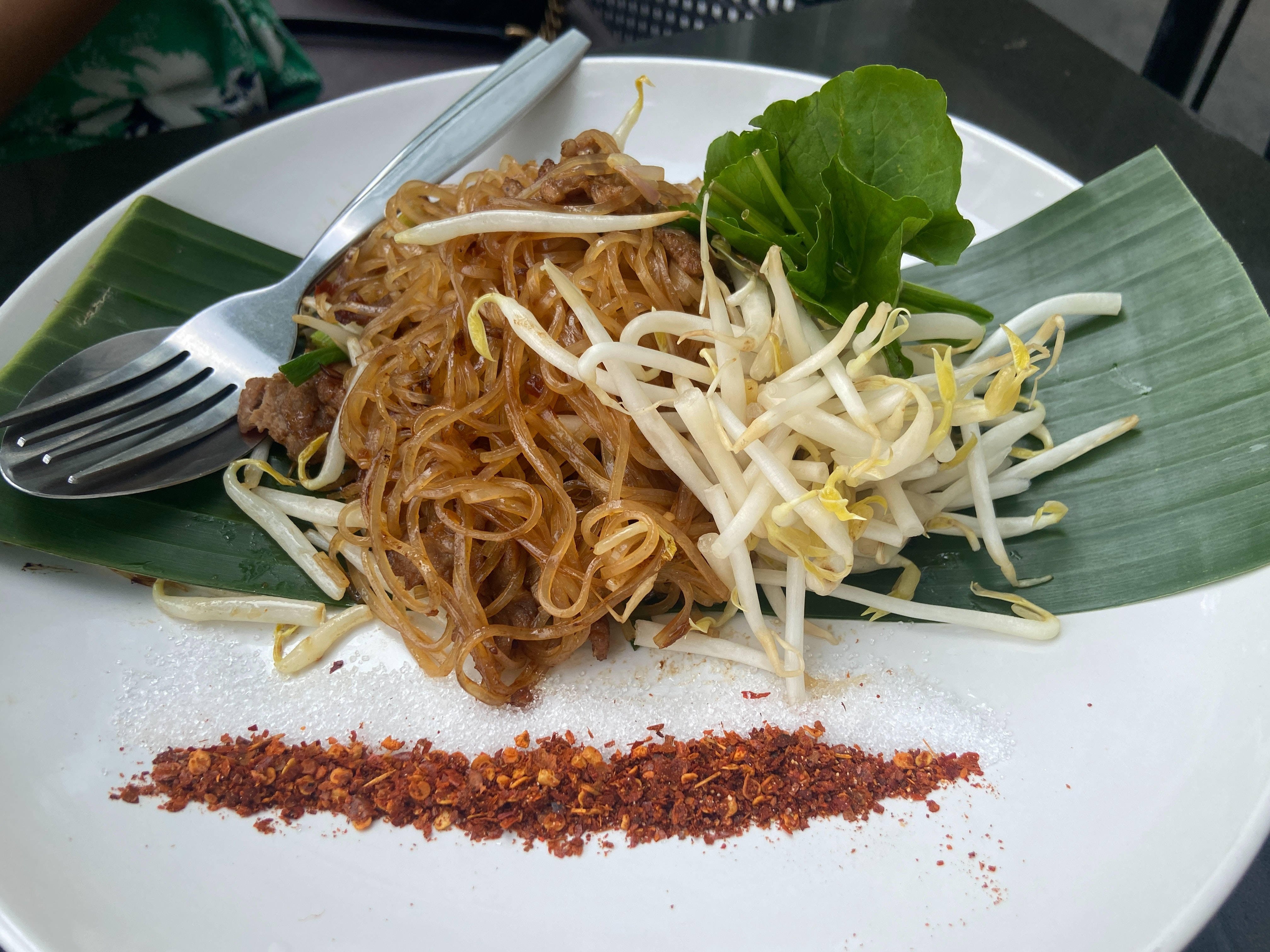 泰式炒河粉 2560x1440 美食 壁纸