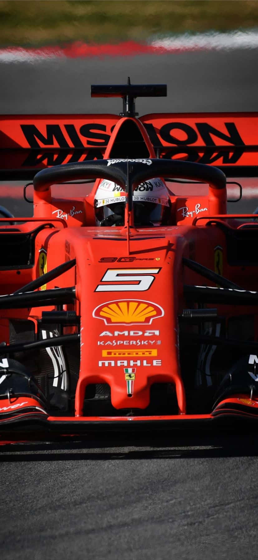 疾驰的法拉利F1赛车 壁纸