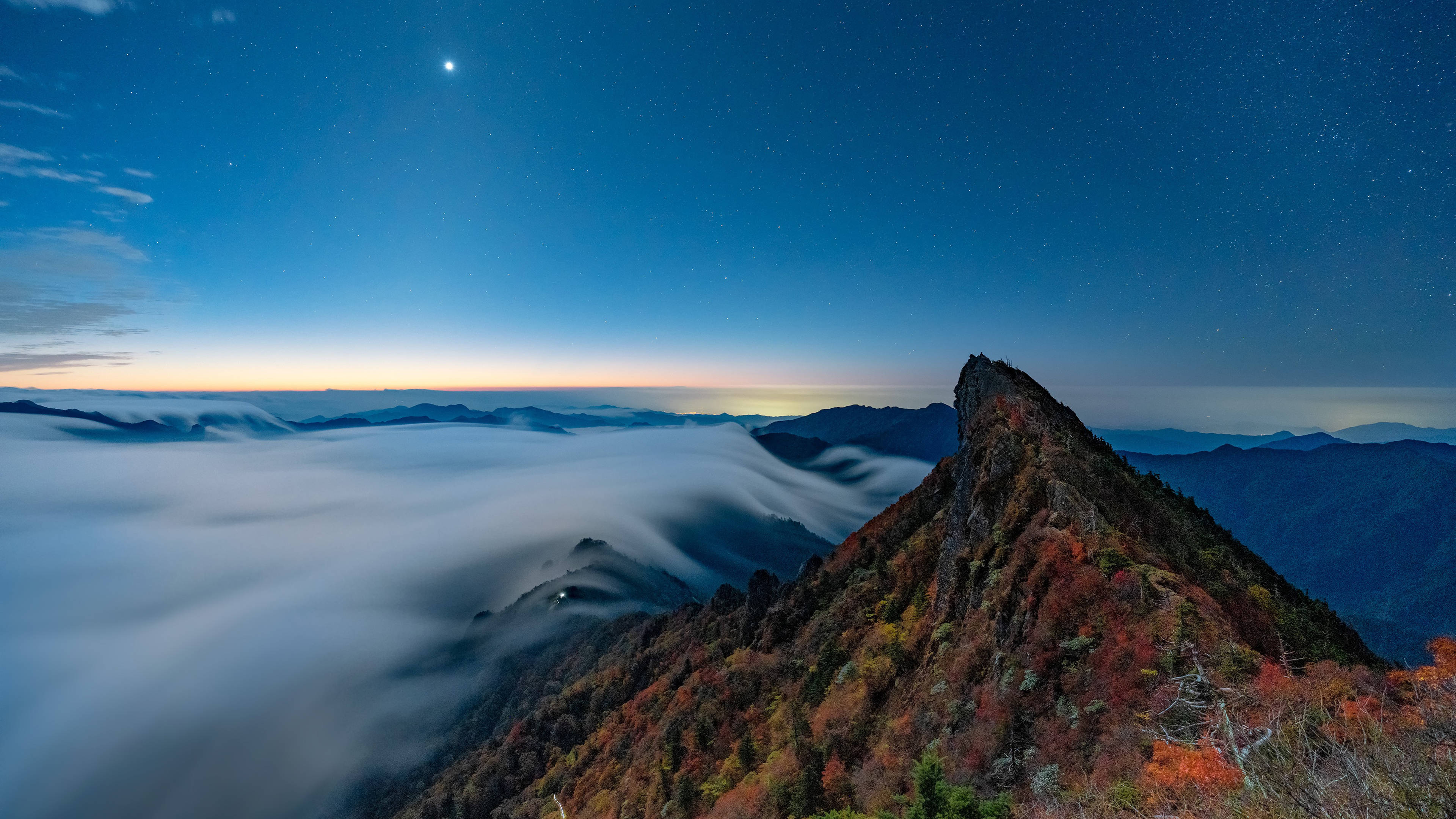 石鎚山晴朗天空 壁纸