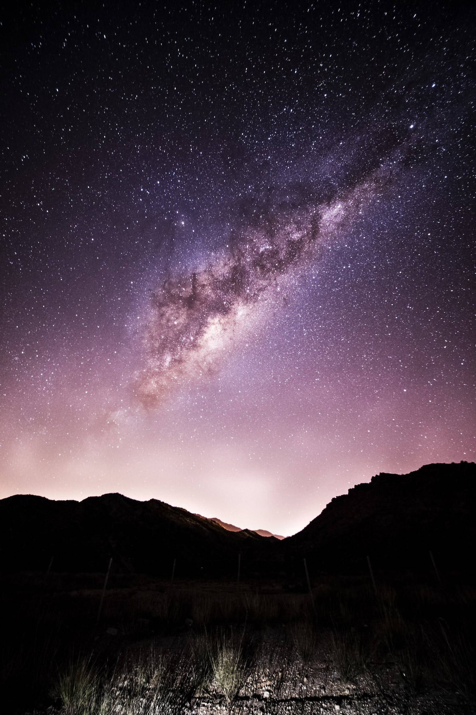 紫色星系岩石地形 壁纸