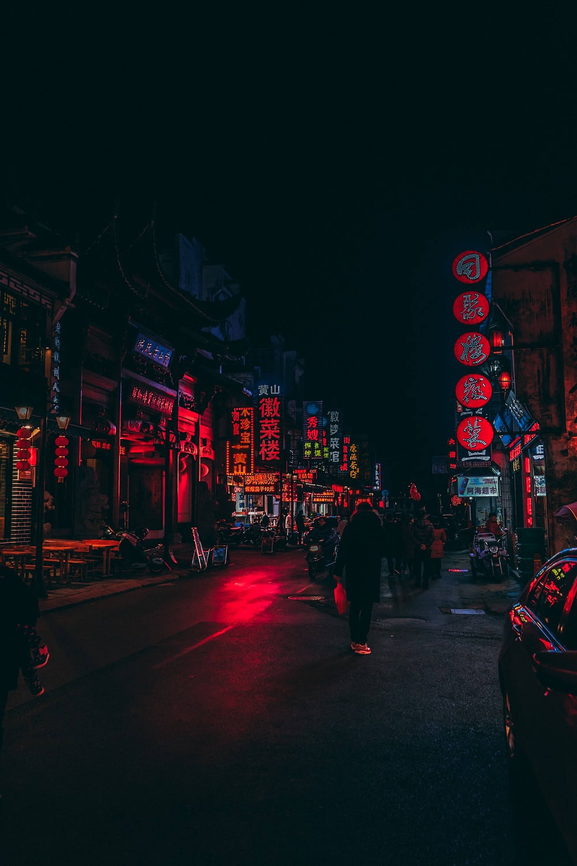 红与暗之城 壁纸