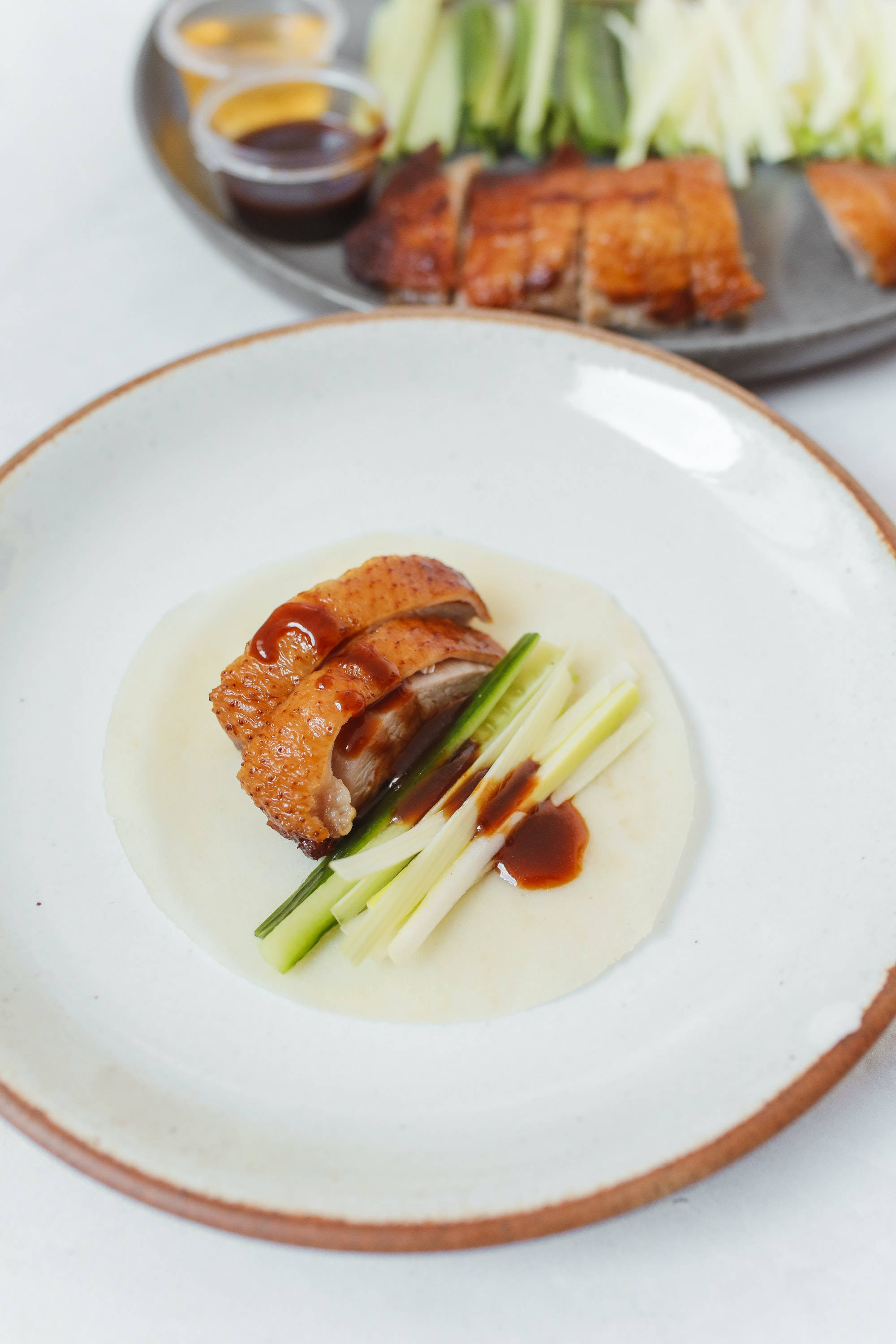 美味北京烤鸭盛宴配切片黄瓜 壁纸