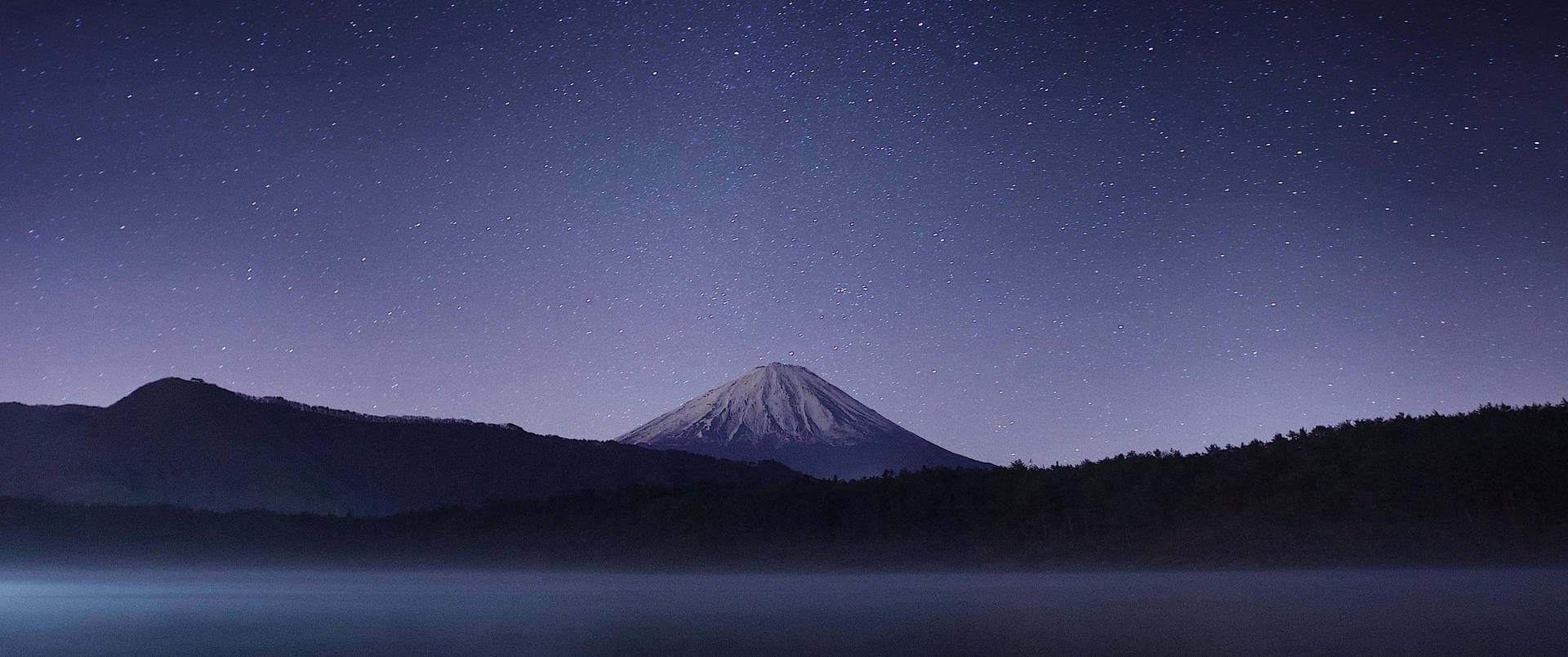 超宽4K深紫色星空