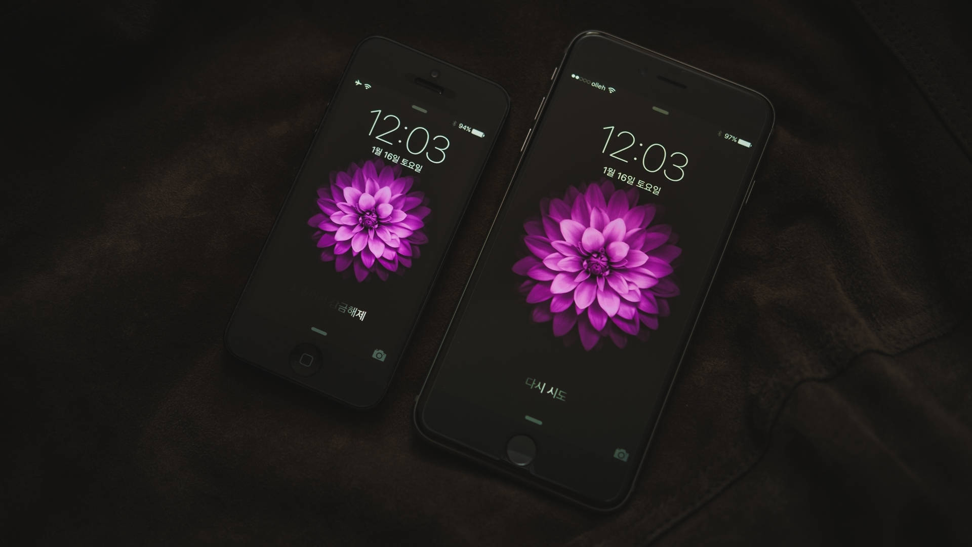迷人iPhone办公桌特写