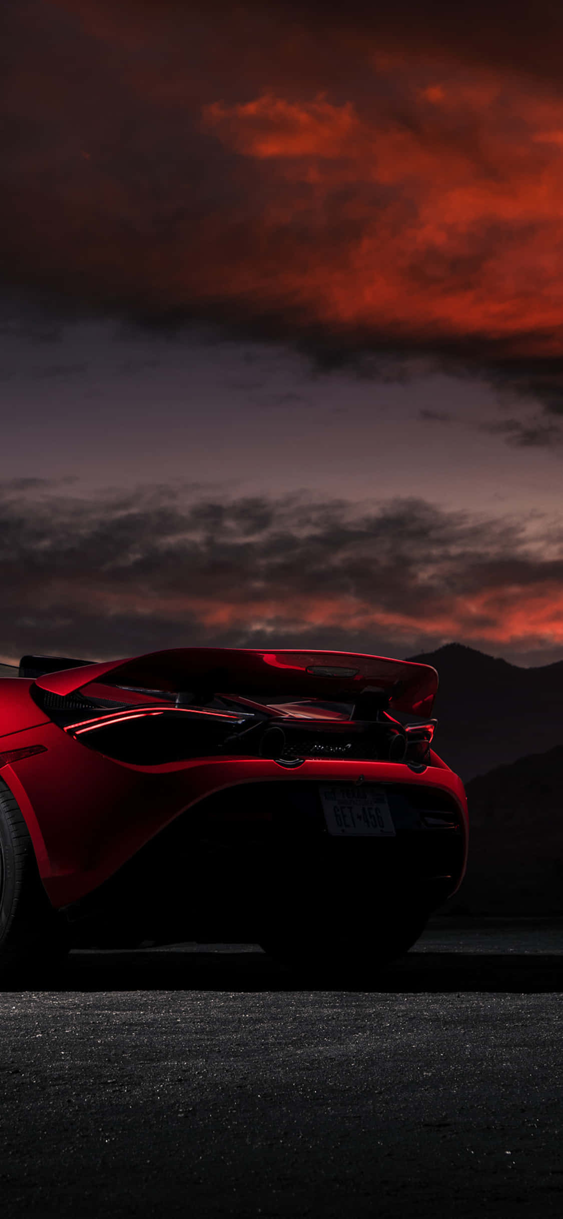 为速度与风格而生：iPhone Xs McLaren 720s 壁纸