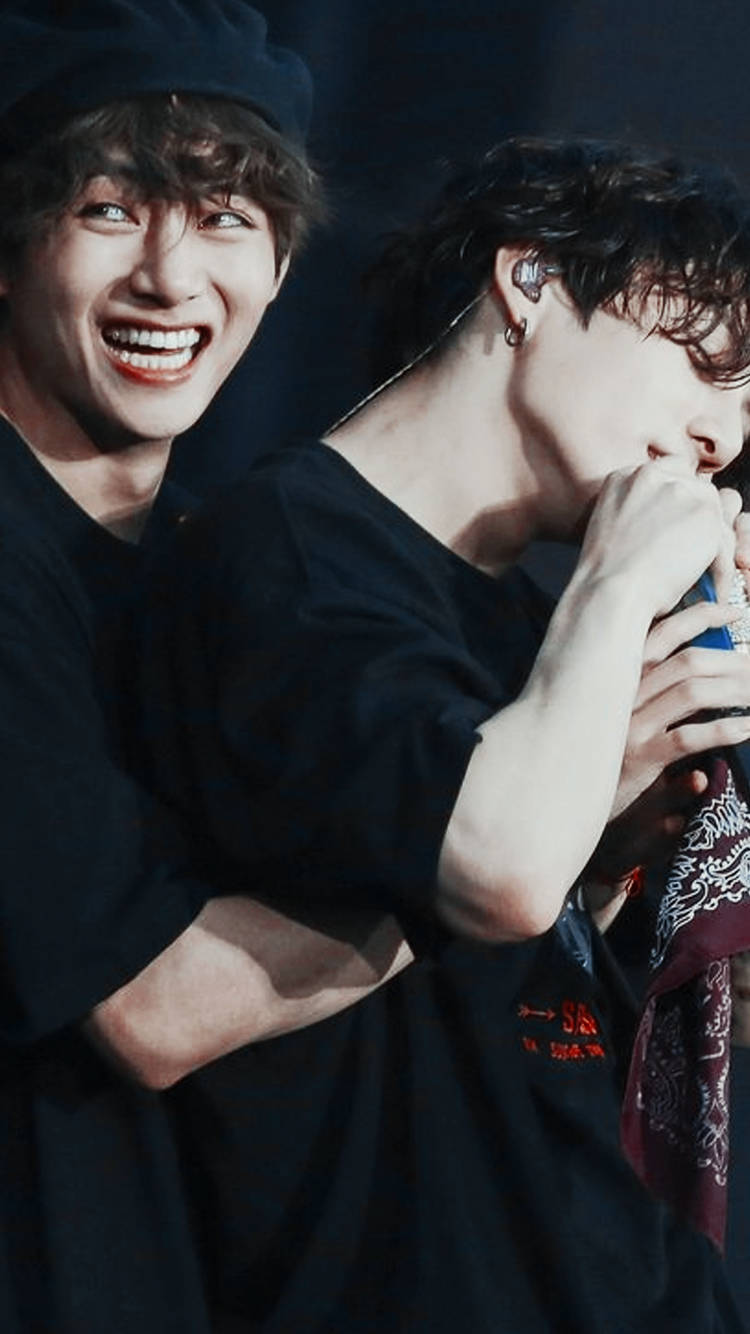 防弹少年团泰亨V拥抱柾国Taekook 壁纸