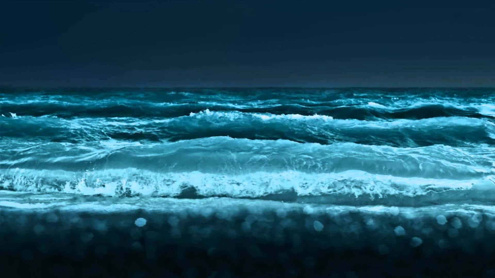 雄伟海浪拍岸 壁纸