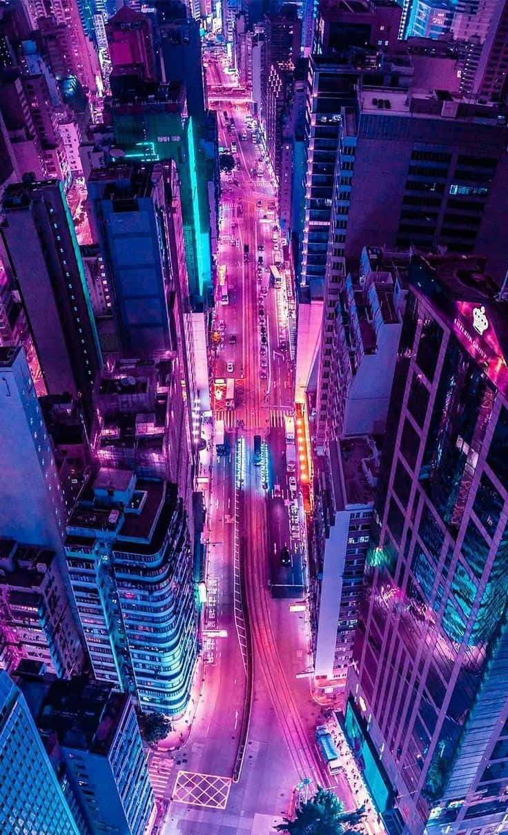霓虹之夜的迷人城市 壁纸
