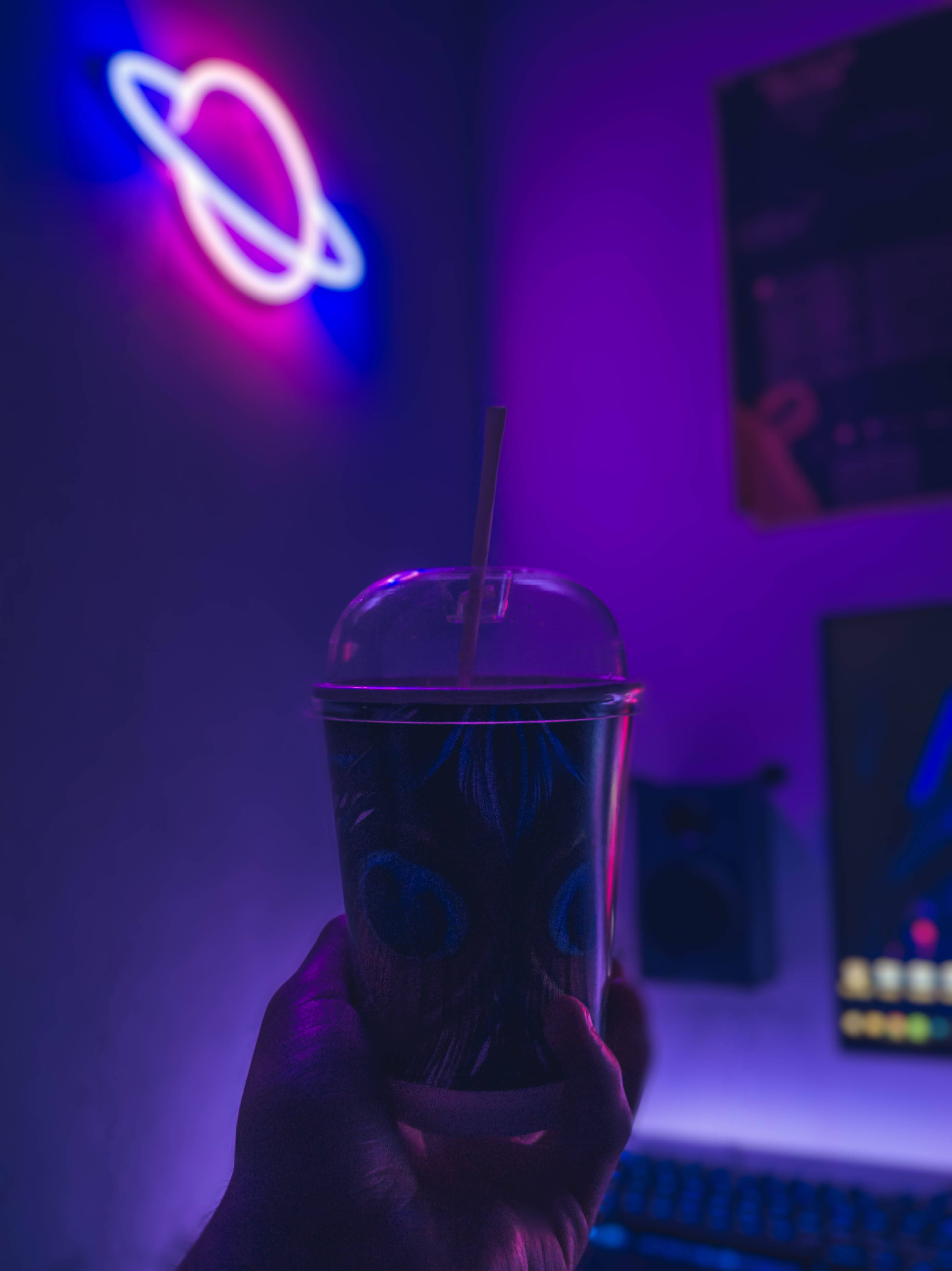 霓虹紫美学LED招牌 壁纸