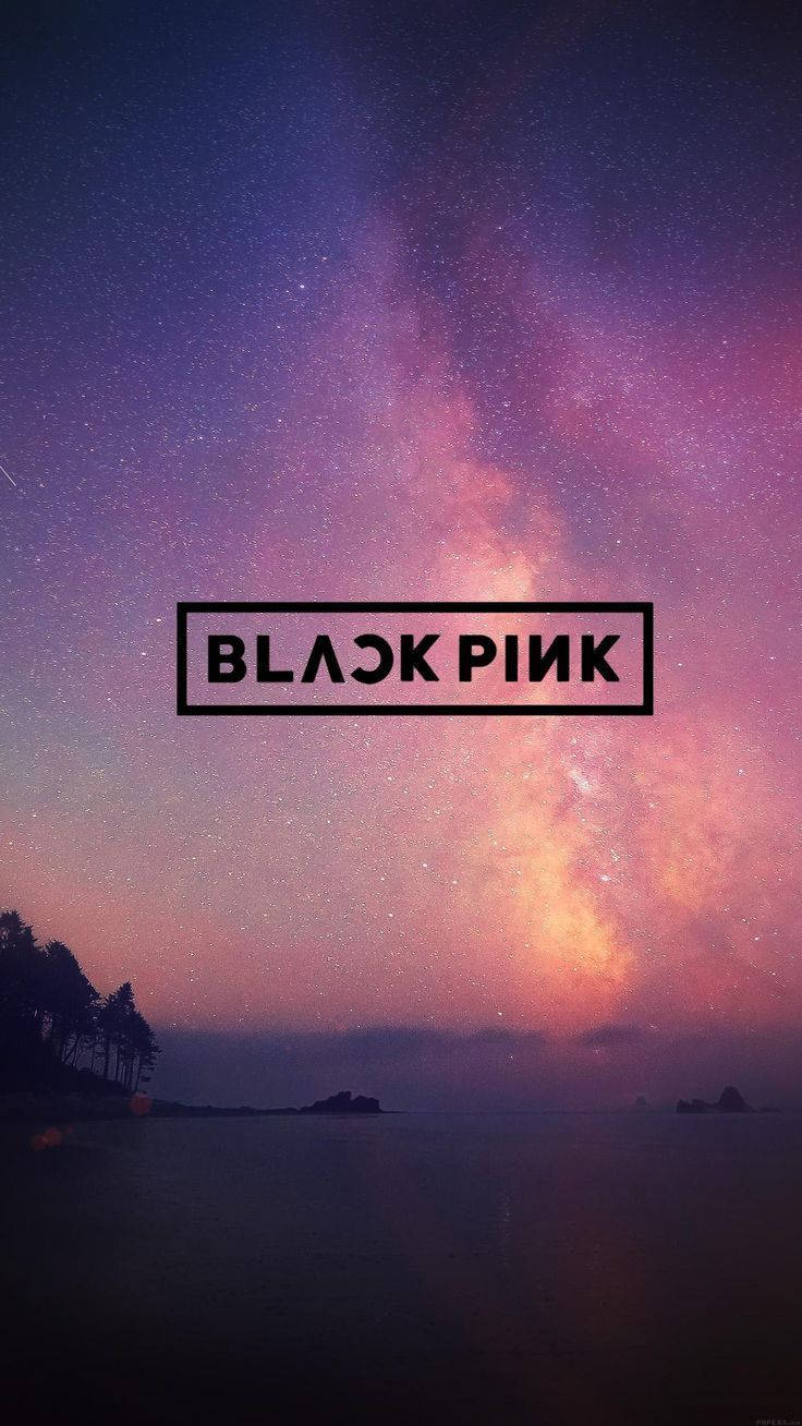 BLACKPINK标志在湖面和星系中的紫色美学色调壁纸