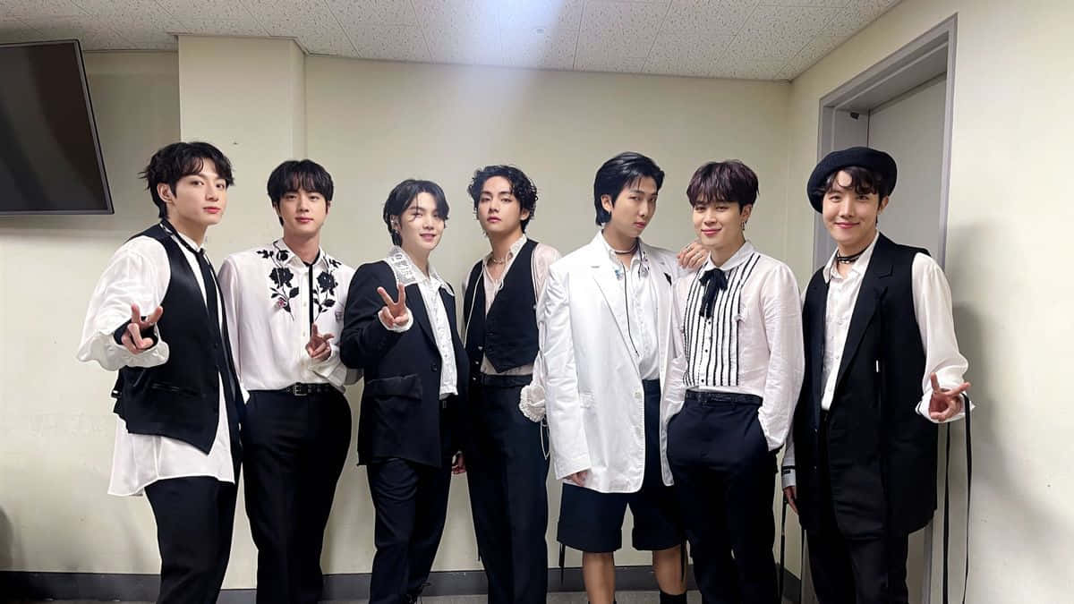 黑白风格BTS照片 壁纸
