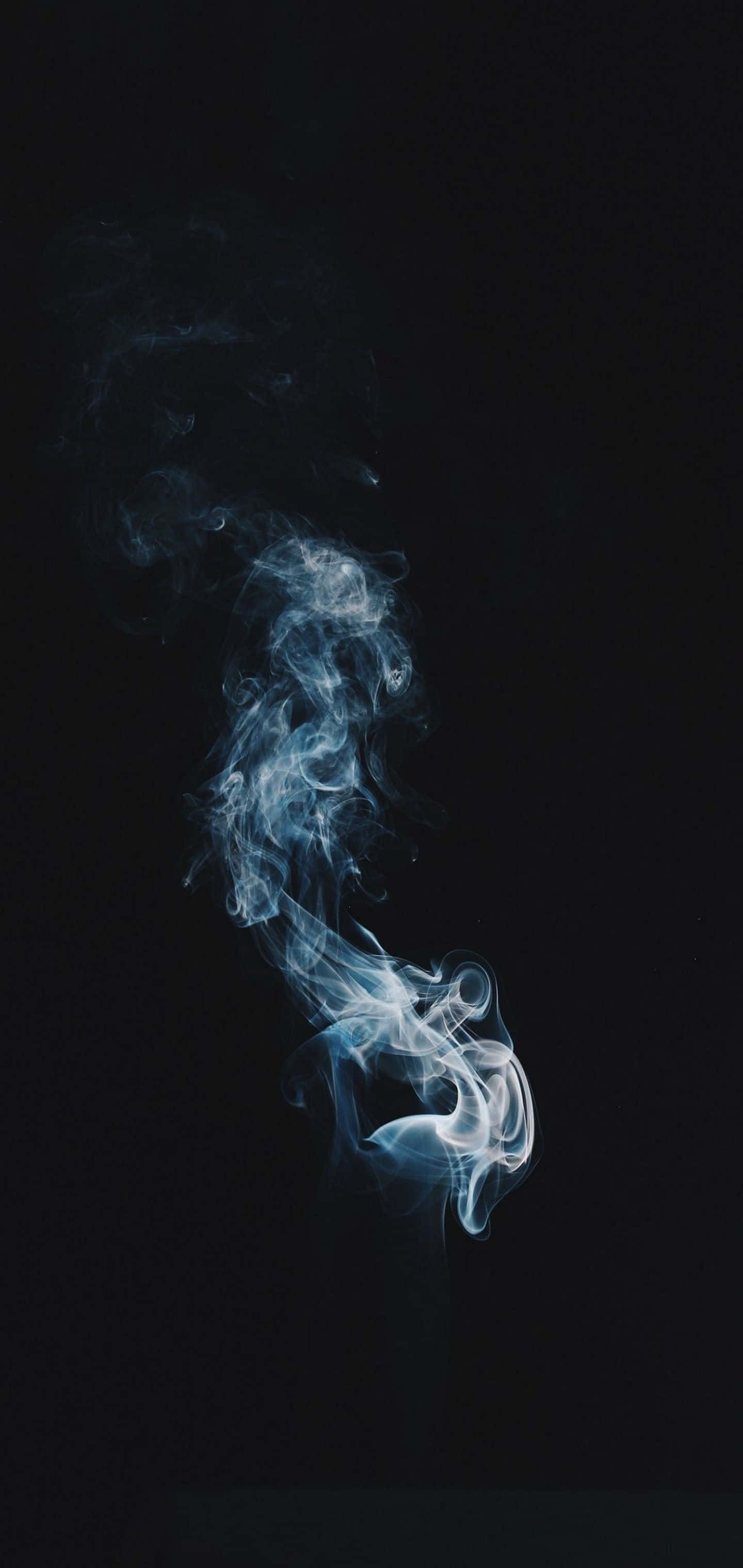 黑色背景，烟雾弥漫 壁纸