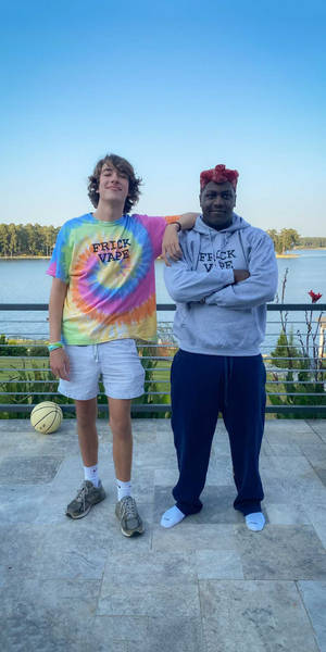 Baylen Levine与歌手Yachty — 18:9 壁纸