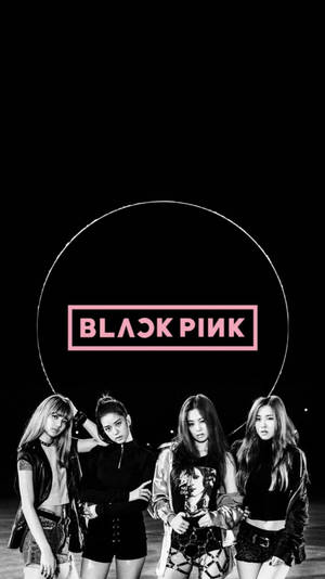Blackpink成员壁纸，黑色背景上呈现Logo与光环