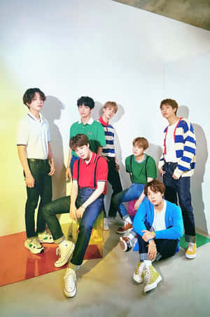 BTS 休闲穿搭写真 — 华为MatePad 11.5 (2026) 壁纸