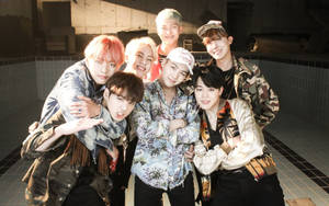 BTS防弹少年团《Fire》MV泳池合照壁纸 — 防弹少年团合照动图 壁纸