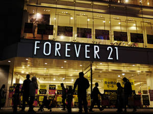Forever 21 在日本 壁纸 — 4:3 壁纸