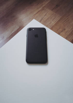 iPhone 8白色表面 — iPhone 8 壁纸