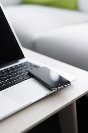 iPhone桌面与MacBook — 小米平板8 壁纸
