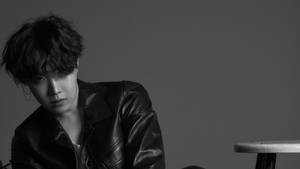 J-Hope BTS 黑色美学 — 防弹少年团 桌面 壁纸