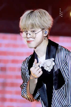 Jimin BTS 手指爱心 — 华为MatePad 11.5 (2026) 壁纸