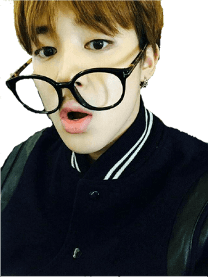 Jimin 惊讶表情戴眼镜