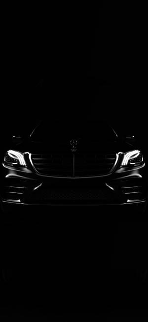Mercedes iPhone X 黑色背景 — iPhone 16 壁纸
