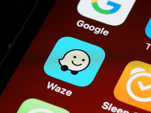 Waze应用 iOS 13 — iPhone 14 壁纸