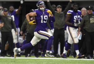 亚当·蒂伦外接手 — NFL橄榄球 壁纸