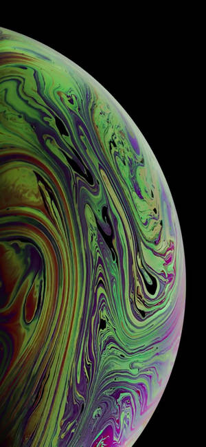 太空中行星的美丽动态壁纸 — iPhone 18 壁纸