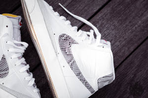 黑白配色的耐克Air Force 1高帮鞋