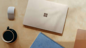 散落的Surface Pro — Surface 壁纸
