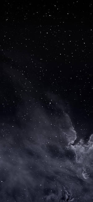 暗色模式下的多云夜空繁星 — 夜空 GIF 壁纸