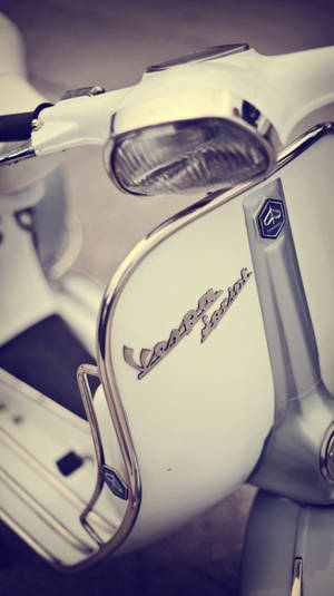 白色复古美学Vespa Sprint壁纸 — 复古美学 壁纸