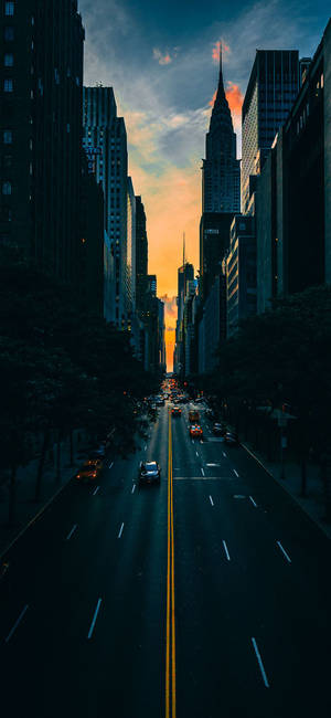 纽约市汽车行驶 iPhone — Galaxy S24 壁纸