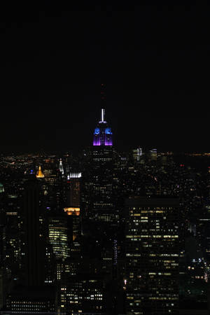 纽约帝国大厦夜景天际线 iPhone 壁纸 — 小米平板8 壁纸