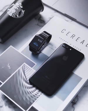 苹果手表与纯黑iPhone壁纸 — Apple Watch 壁纸
