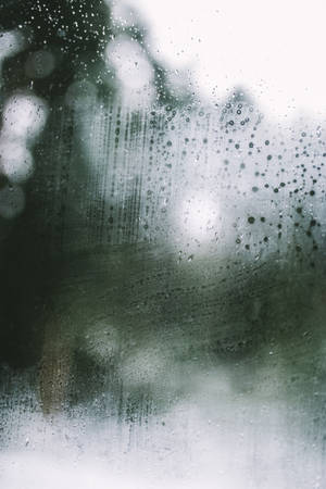 迷人的雨天 — iPhone 7 壁纸
